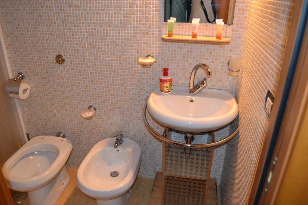 Holiday Home Casa Vacanze Салерно Екстер'єр фото